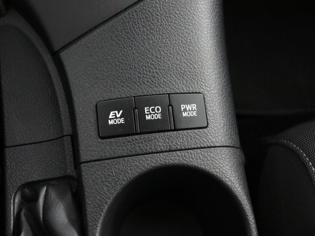 Toyota Auris - 1.8 Hybrid Now