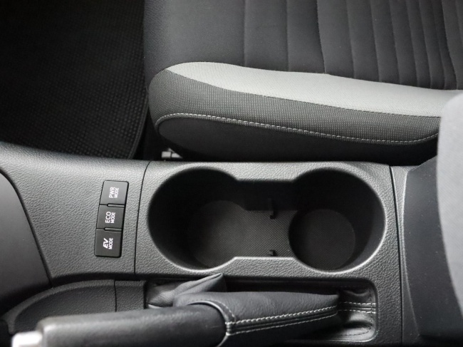 Toyota Auris - 1.8 Hybrid Now