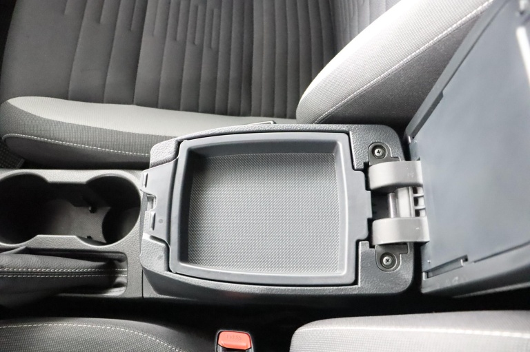 Toyota Auris - 1.8 Hybrid Now 63