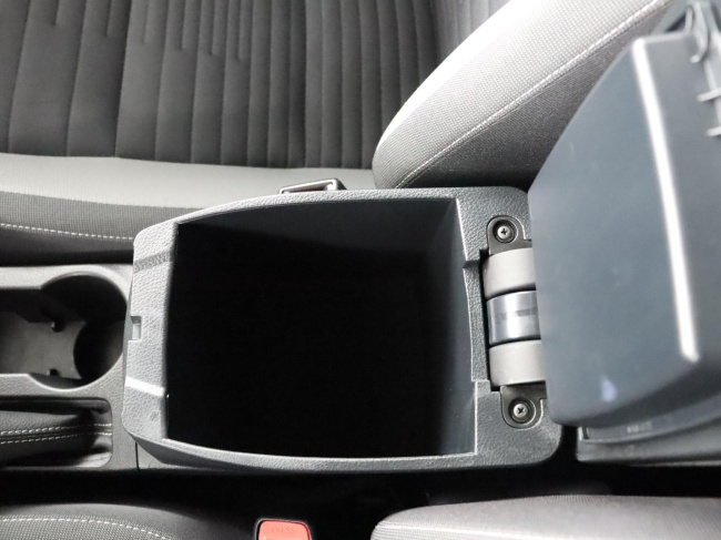 Toyota Auris - 1.8 Hybrid Now