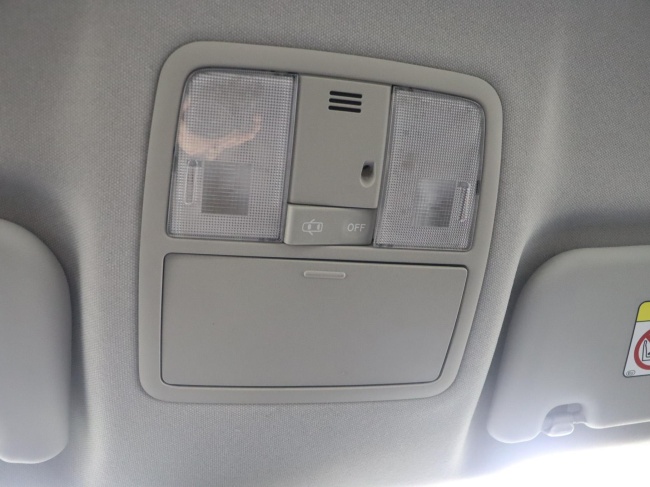 Toyota Auris - 1.8 Hybrid Now