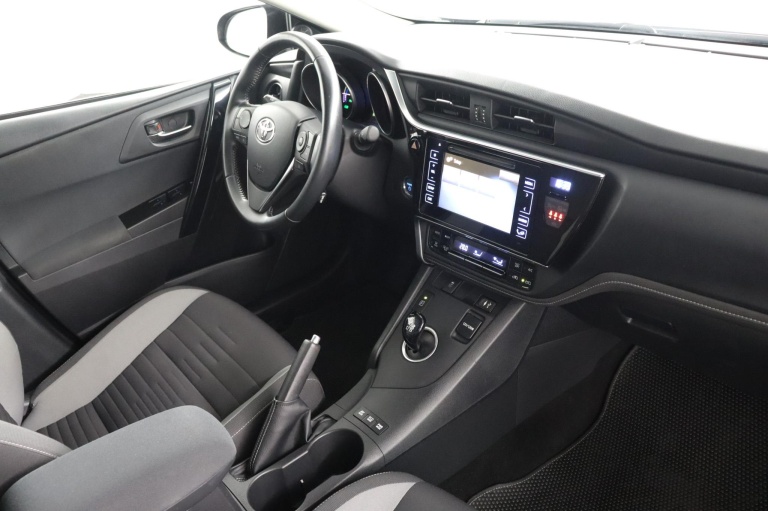 Toyota Auris - 1.8 Hybrid Now 68