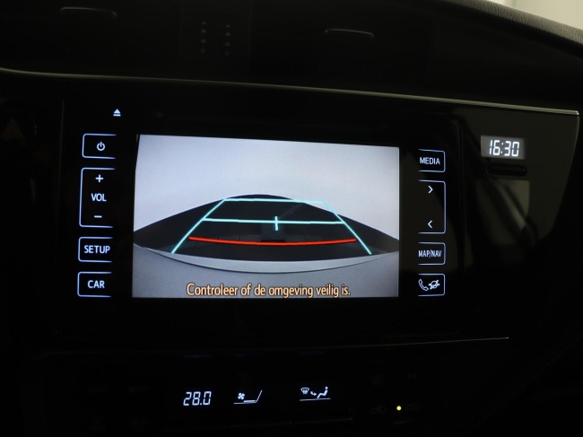 Toyota Auris - 1.8 Hybrid Now