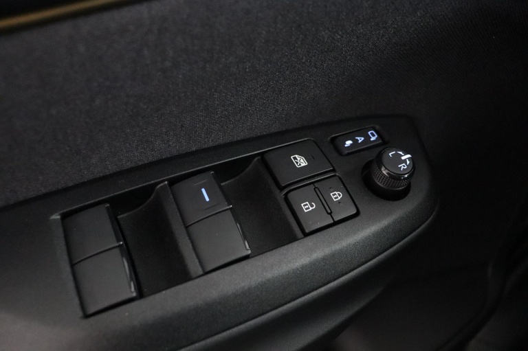 Toyota Yaris Cross - 1.5 Hybrid Adventure 28