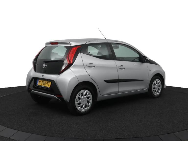 Toyota Aygo - 1.0 VVT-i x-play 2