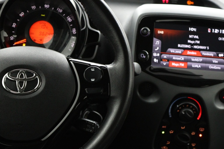 Toyota Aygo - 1.0 VVT-i x-play 21