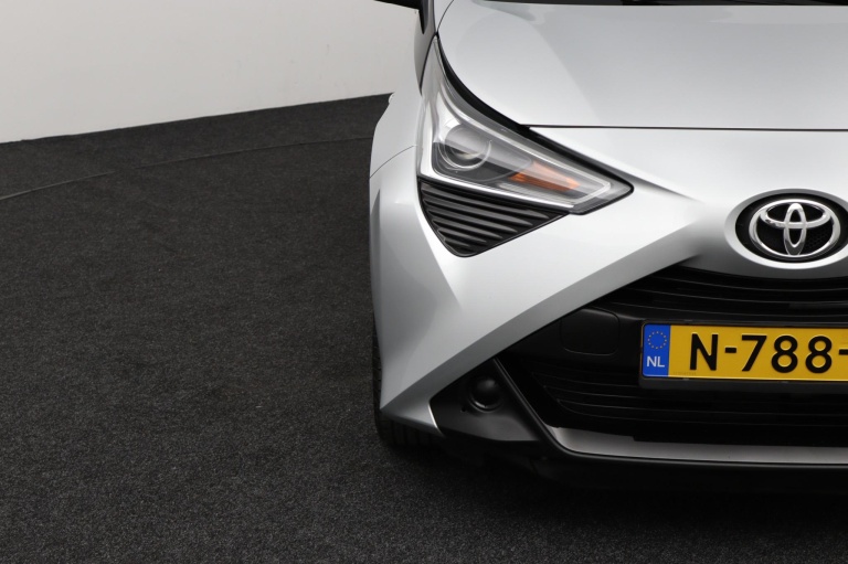 Toyota Aygo - 1.0 VVT-i x-play 34