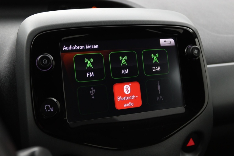 Toyota Aygo - 1.0 VVT-i x-play 8