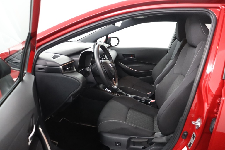 Toyota Corolla - 1.8 Hybrid Business Intro 16