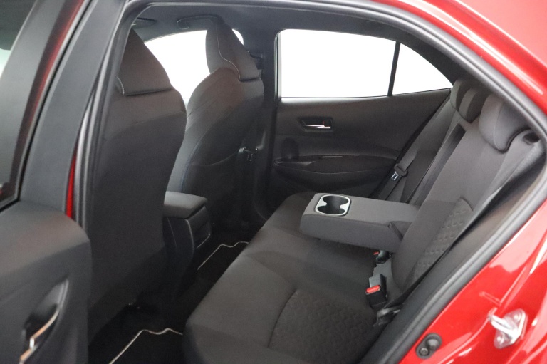 Toyota Corolla - 1.8 Hybrid Business Intro 17