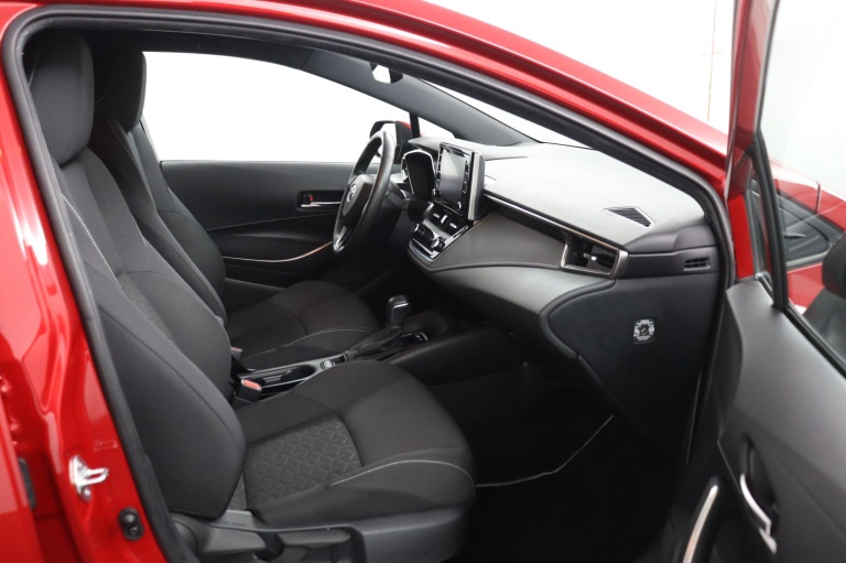 Toyota Corolla - 1.8 Hybrid Business Intro 19