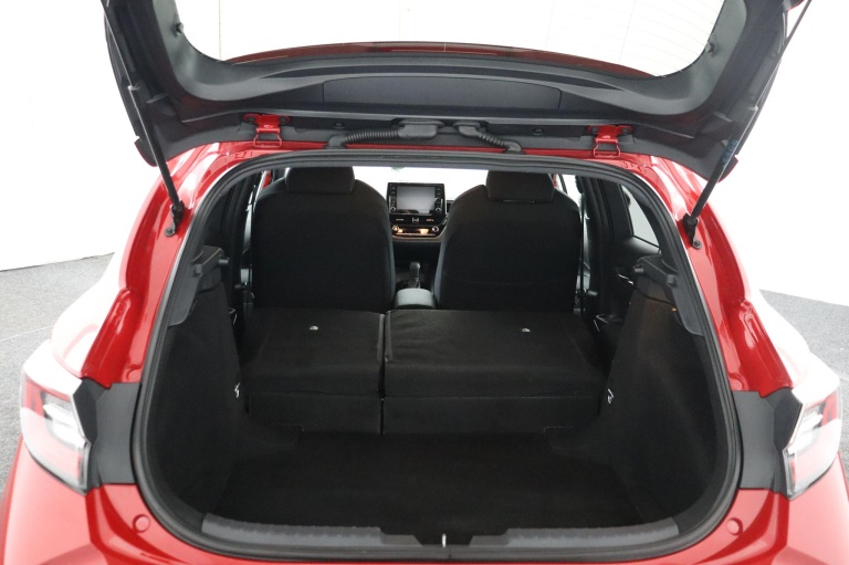 Toyota Corolla - 1.8 Hybrid Business Intro 24