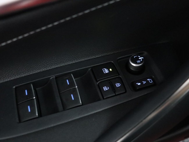 Toyota Corolla - 1.8 Hybrid Business Intro