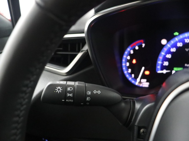 Toyota Corolla - 1.8 Hybrid Business Intro