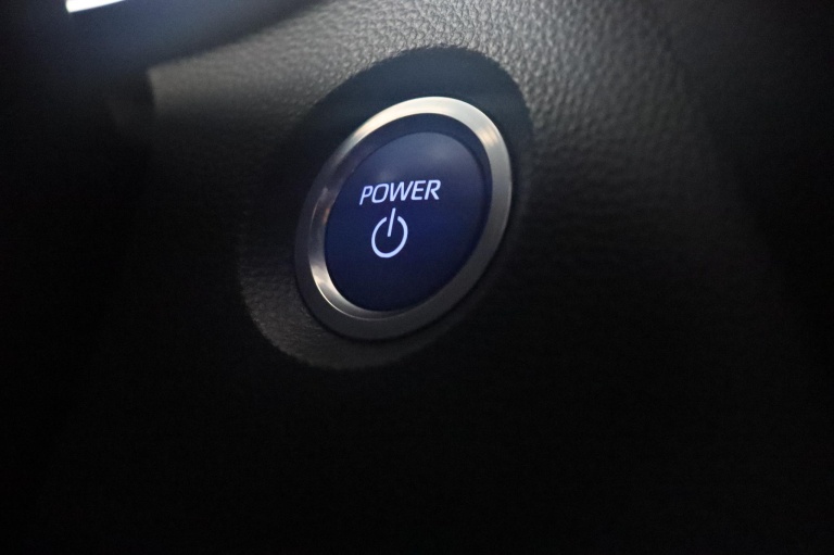 Toyota Corolla - 1.8 Hybrid Business Intro 36