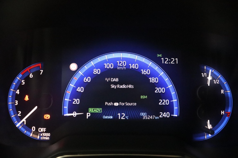 Toyota Corolla - 1.8 Hybrid Business Intro 6