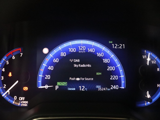 Toyota Corolla - 1.8 Hybrid Business Intro