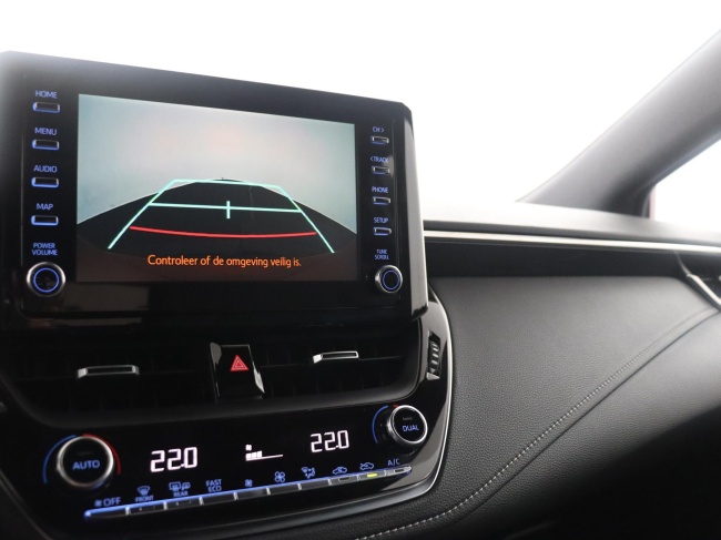 Toyota Corolla - 1.8 Hybrid Business Intro