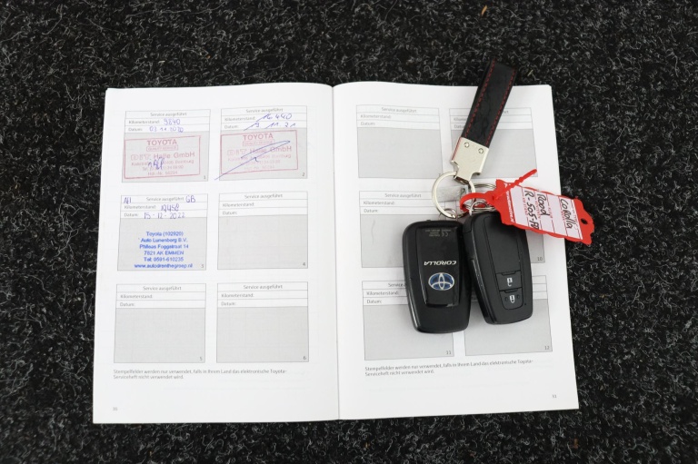 Toyota Corolla - 1.8 Hybrid Business Intro 9