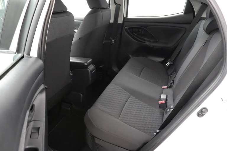 Toyota Yaris - 1.5 Hybrid First Edition 12