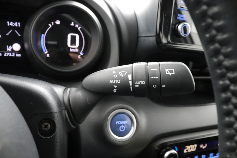 Toyota Yaris - 1.5 Hybrid First Edition 23