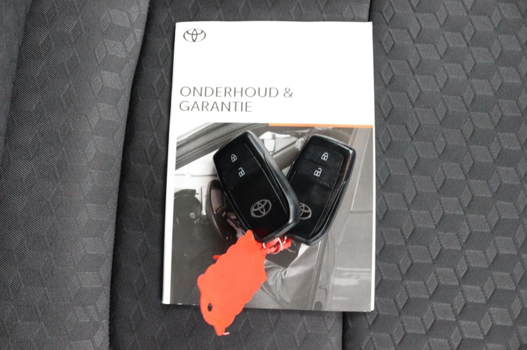 Toyota Yaris - 1.5 Hybrid First Edition 26