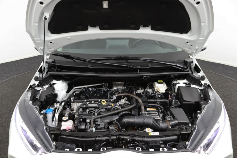 Toyota Yaris - 1.5 Hybrid First Edition 34