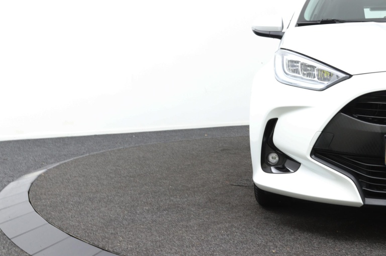 Toyota Yaris - 1.5 Hybrid First Edition 35
