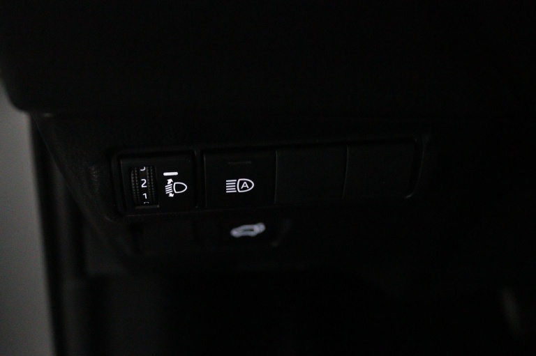 Toyota Corolla Cross - Hybrid 140 Style 33