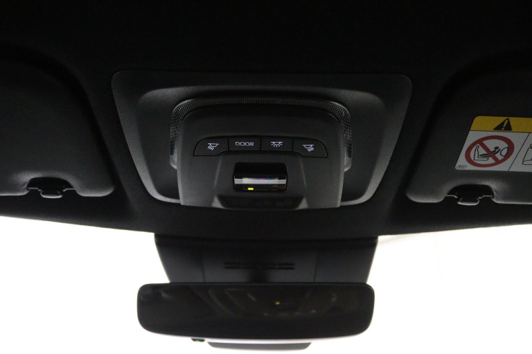 Toyota Corolla Cross - Hybrid 140 Style 34