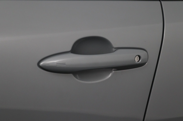 Toyota Corolla Cross - Hybrid 140 Style 37