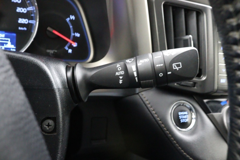 Toyota RAV4 - 2.0 Executive Business 4WD 25