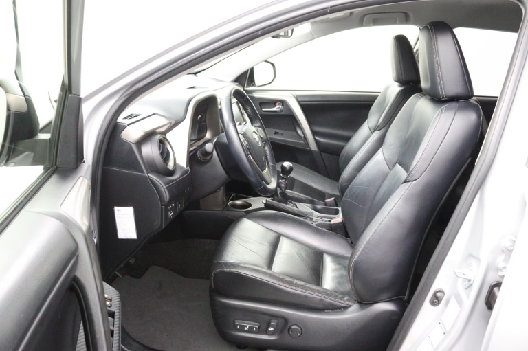 Toyota RAV4 - 2.0 Executive Business 4WD 9