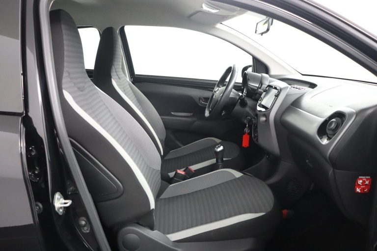 Toyota Aygo - 1.0 VVT-i x-play 22