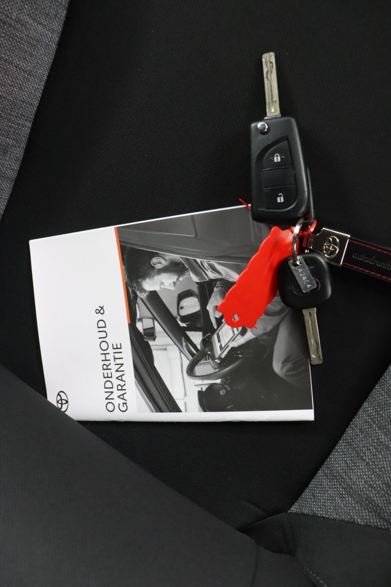 Toyota Aygo X - 1.0 VVT-i MT first 11