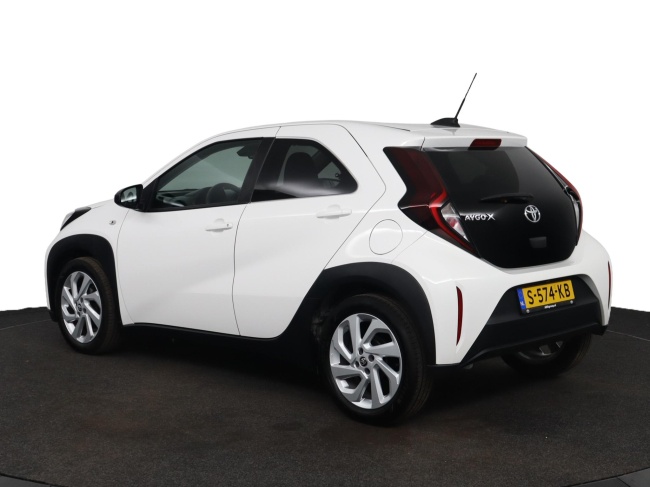 Toyota Aygo X - 1.0 VVT-i MT first