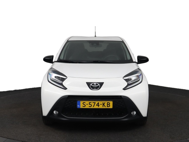 Toyota Aygo X - 1.0 VVT-i MT first