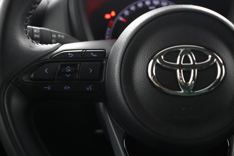 Toyota Aygo X - 1.0 VVT-i MT first 19
