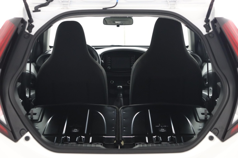 Toyota Aygo X - 1.0 VVT-i MT first 25