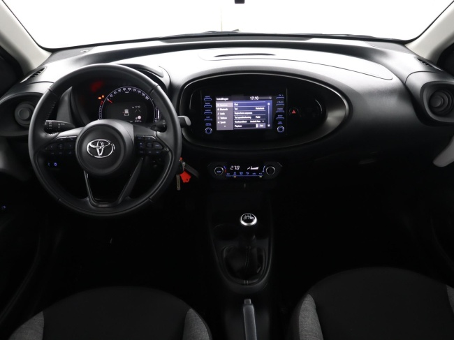 Toyota Aygo X - 1.0 VVT-i MT first