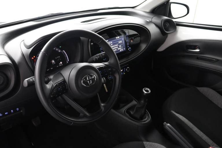Toyota Aygo X - 1.0 VVT-i MT first 51