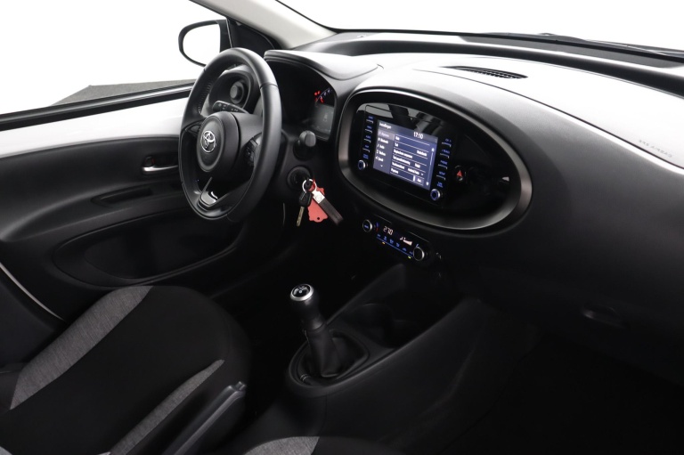 Toyota Aygo X - 1.0 VVT-i MT first 53