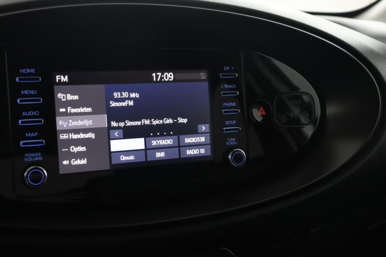 Toyota Aygo X - 1.0 VVT-i MT first 8