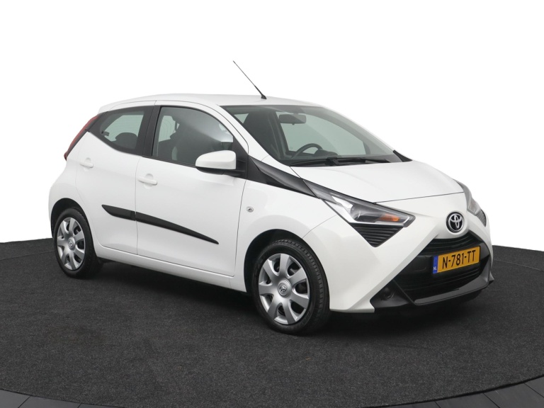 Toyota Aygo - 1.0 VVT-i x-play 14
