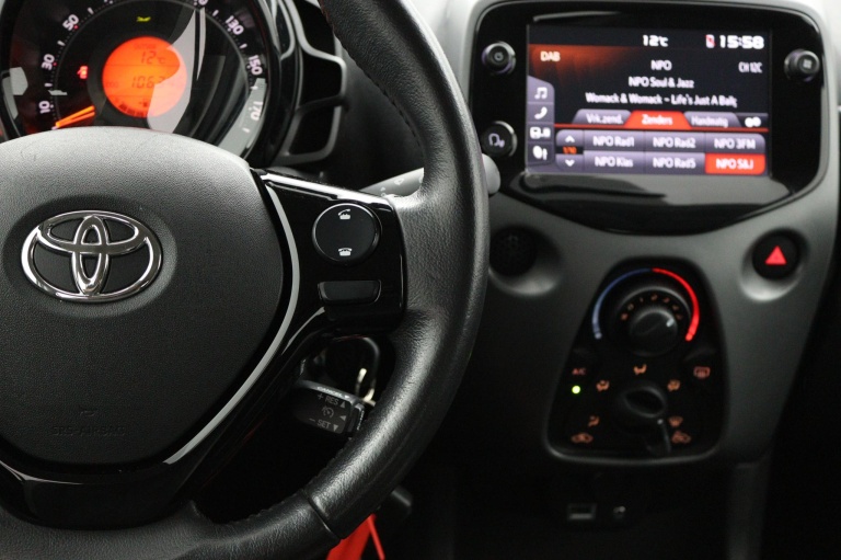 Toyota Aygo - 1.0 VVT-i x-play 21