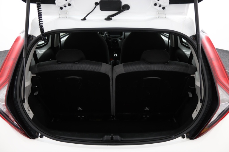 Toyota Aygo - 1.0 VVT-i x-play 23