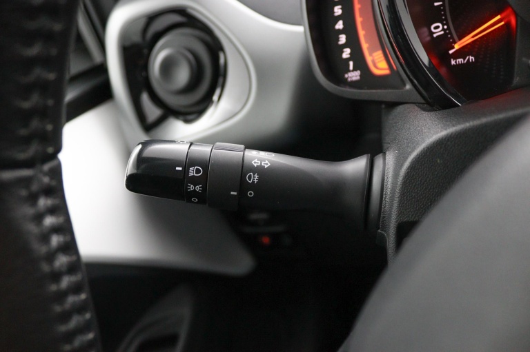 Toyota Aygo - 1.0 VVT-i x-play 30