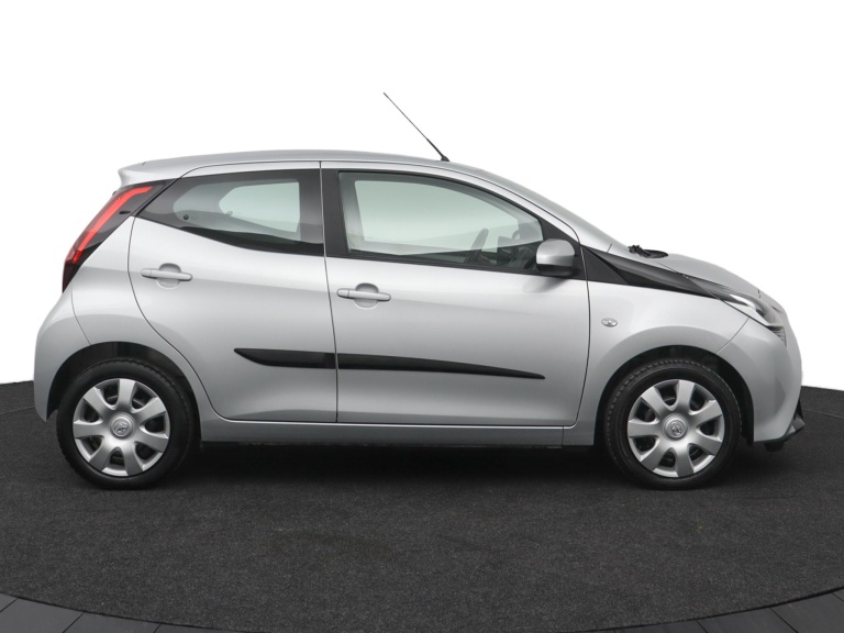 Toyota Aygo - 1.0 VVT-i x-play 13