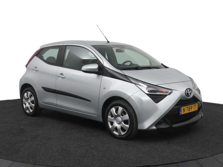 Toyota Aygo - 1.0 VVT-i x-play 14