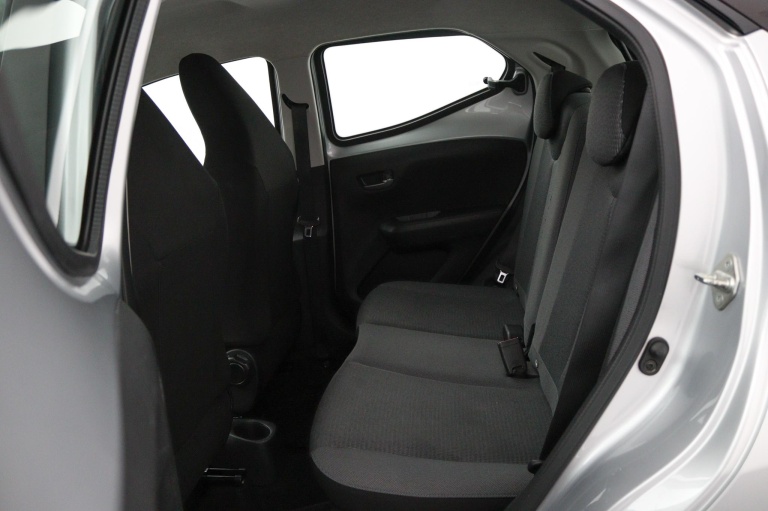 Toyota Aygo - 1.0 VVT-i x-play 18